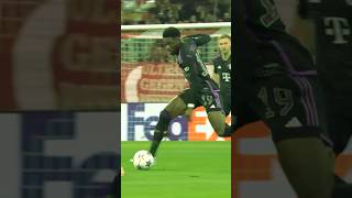 🇨🇦ALPHONSO DAVIS SPEED 🚀SKILLS🤯shorts footballskiils speed alphonsodavies bayernmunich [upl. by Eirtemed]