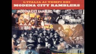 Modena City Ramblers  I funerali di Berlinguer Live  LItalia ai tempi dei Modena City Ramblers [upl. by Gudrun]