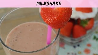 ChocoladeBanaanAardbei Milkshake  LEKKER EN SIMPEL [upl. by Eseerahs]