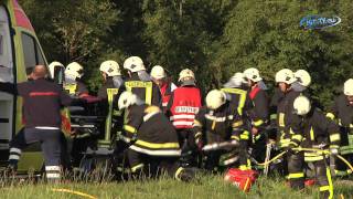 Schwerer Frontalzusammenstoß auf der Gewerbestraße in Zwickau Sachsen [upl. by Enetsirk]