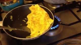 Come fare un Omelette [upl. by Sedicla]