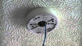 Interconnected smoke alarm installation [upl. by Paine]