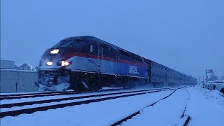 Metra MP36 421 west at Roselle Illinois on January 9 2024 [upl. by Olenka]