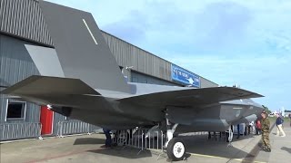 Walking under the F35 LIGHTNING II at Luchtmachtdagen 2016 RNLAF Mockup [upl. by Ecart37]