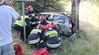 Tyłem w drzewo  Wypadek na trasie Olsztyn  Morąg [upl. by Pantheas]