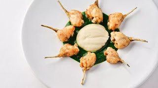 Recette  Jambonnettes de grenouilles à la purée d’ail et au jus de persil de Bernard Loiseau [upl. by Gifferd]