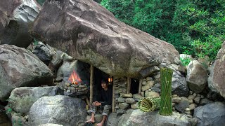 3 DAYS solo survival CAMPING  FISH TRAP CATCH and COOK Survival Shelter under the giant rock [upl. by Noid]