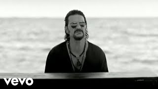 Ricardo Arjona  Quiero Video [upl. by Pris]