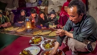 Twins in the Cave Ramadan Village Life Cooking in Afghanistan [upl. by Rebah]