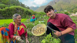 Amma ke saath kia khet me kaam in village 😍 [upl. by Lavern]