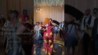 Roseline Layo fait danser le couple Safarel Obiang [upl. by Adien]