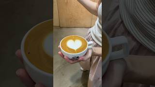 Latte Art level 1 愛心是拉花裡很重要的基本功‼️拉花教學 咖啡拉花 拉花 coffee latteart cafe 라떼아트 [upl. by Htepsle952]