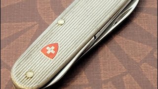 Victorinox Silver Alox Voyageur [upl. by Felipa]