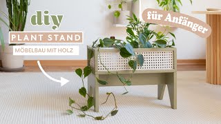 DIY Möbel selber bauen Easy Plant Stand aus Holz amp Geflecht [upl. by Ynalem230]