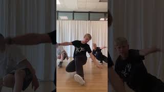 TanzZwiEt Tanz und Ballettschule  HOW TO Three Step [upl. by Gladi]