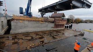 Timelapse inhijsen van het val zuidelijke brug Ouderkerk [upl. by Aeel]