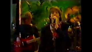 Gyllene Tider  Vandrar i ett sommarregn live 1982  wwwdailyroxettecom [upl. by Pease]