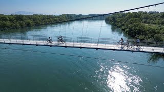 La passerelle suspendue de l’Oiselay émerveille toujours [upl. by Enrobyalc]