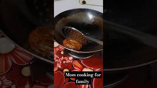 mini vlog moms cookingsawan me morninewshortviralshortbloggerpriyamom and kids with priya [upl. by Aiyn]