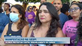 Professores e alunos da Uespi fazem manifestação em Teresina contra remanejamento de cursos [upl. by Nerrej]