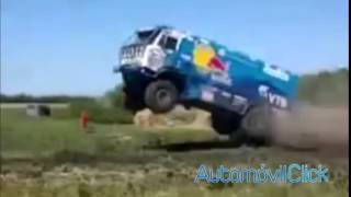 Kamaz Dakar 2014 опасный прыжок [upl. by Relyhs861]