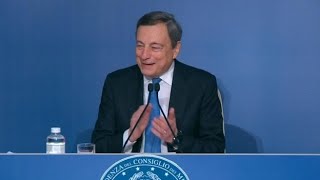 Draghi «Io al governo fino al 2023» E il premier scoppia a ridere [upl. by Legyn314]