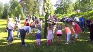 Dans runt midsommarstång i Månsbyn Kalix 2013 [upl. by Loreen]