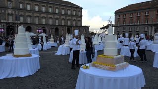 Piazza del Plebiscito invasa da torte nuziali per quotDolce amorequot [upl. by Egerton]