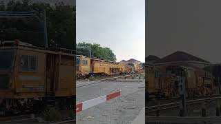 Ka Plasser and Theurer kai keretaapi daop4semarang railfans keretasemarang foryou hunting [upl. by Aihsena]