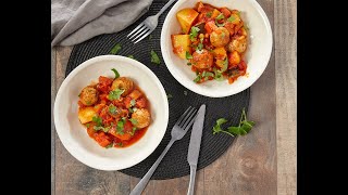 Recette  Tajine aux boulettes de poulet et légumes pour couscous  Colruyt [upl. by Ennayhc]