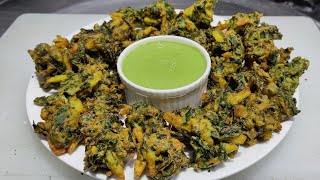 Palak Aloo Pakoda with Green chutney  आलू पालक के चटपटे पकोड़े  Mix Veg Pakoda  Chef Ashok [upl. by Anaahs129]