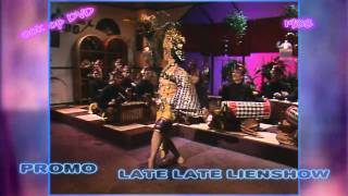 Tante Lien laat Balinese dans zien Gamelan Bali [upl. by Tocci]