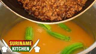 Ouderwetse Surinaamse Gele Erwten Daal Met Oker  Traditional Surinamese Yellow Split Peas Okra [upl. by Kienan]