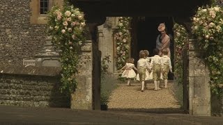 Kate Middleton tells children to be quiet before fixing her sisters wedding dress [upl. by Obala384]