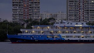 Navire de croisière fluvial à passagers russe N Nekrassov [upl. by Yrrek]