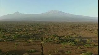 Kenya  Village savane et Kilimandjaro [upl. by Sparhawk370]