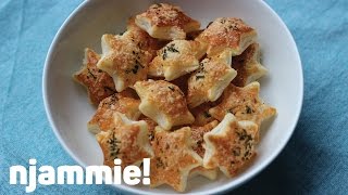 Bladerdeeghapjes recept  njammie [upl. by Soalokin]