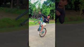 Stragglers in Future  Crazy Cycle Stant stunt viral cycle MTB [upl. by Giustina437]