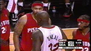 Rasheed Wallace Attempting to Not Give Ground to Shaquille ONeal [upl. by Adaminah982]