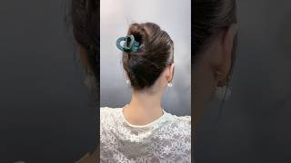 Right way to use clutcher😍hairstylehair easyhairstyleyoutubeshorts ytshortsyoutubefeedviral [upl. by Bernelle142]