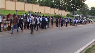 Abidjan Hausse du tarif des Gbakas aux heures de grande affluence [upl. by Eserahc699]