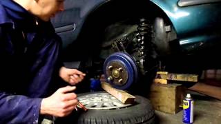 Trailing arm bushing honda civic ej9 rubber bus draagarm achter [upl. by Inalaek]