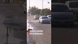 ¡Impactante video Automovilista cae en bache en Ecatepec durante transmisión de TV Azteca [upl. by Eglantine]