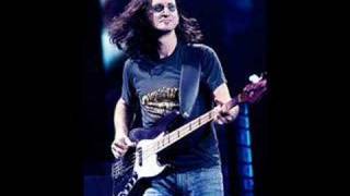 Geddy Lee stops concert and gets mad at the audience [upl. by Inittirb]