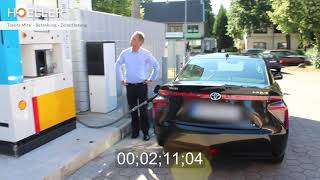 Toyota Mirai  Betankung mit Wasserstoff [upl. by Rieger44]