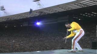 Queen  improvvisazione vocale Live At Wembley [upl. by Elletnahc]