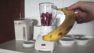 Strawberry raspberry and banana smoothiepopsicle [upl. by Mehta]