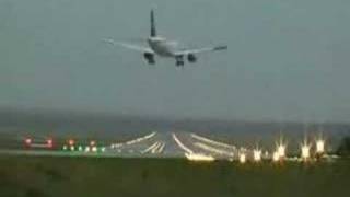 Extreme crosswind landingamazing pilot [upl. by Sandeep]