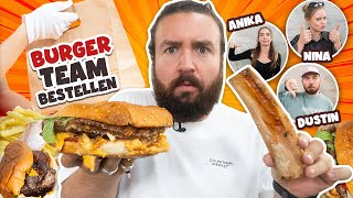 1 TAG BURGER BESTELLBEWERTUNGEN von meinem TEAM raten [upl. by Sykleb]