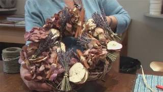 How To Arrange A Dried Flower Wreath [upl. by Bren]